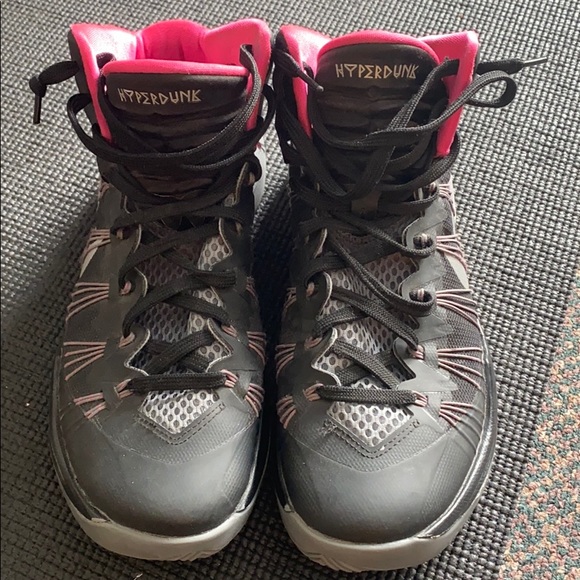 Nike shoes - Picture 2 of 4